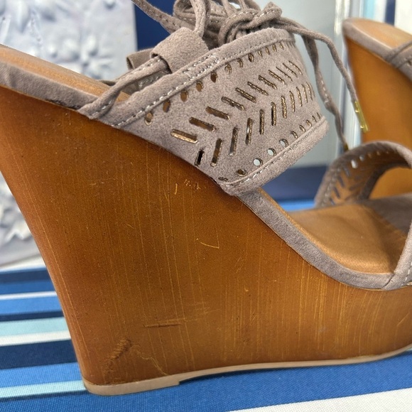 Sandy wooden layer cut strappy wrap up high platform wedge heel sandals sz 8.5 - Picture 13 of 13